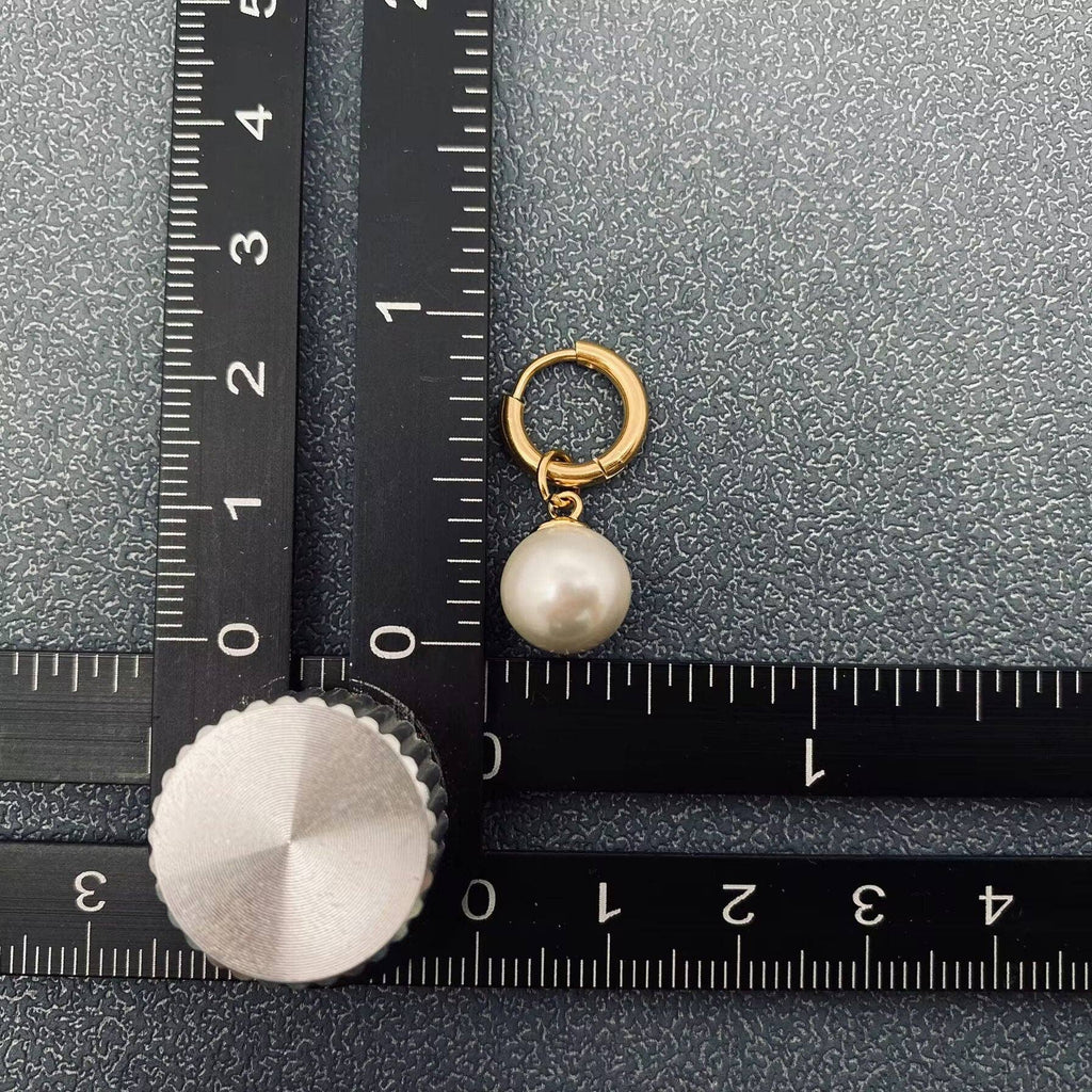 Moonbeam Pearls Earrings