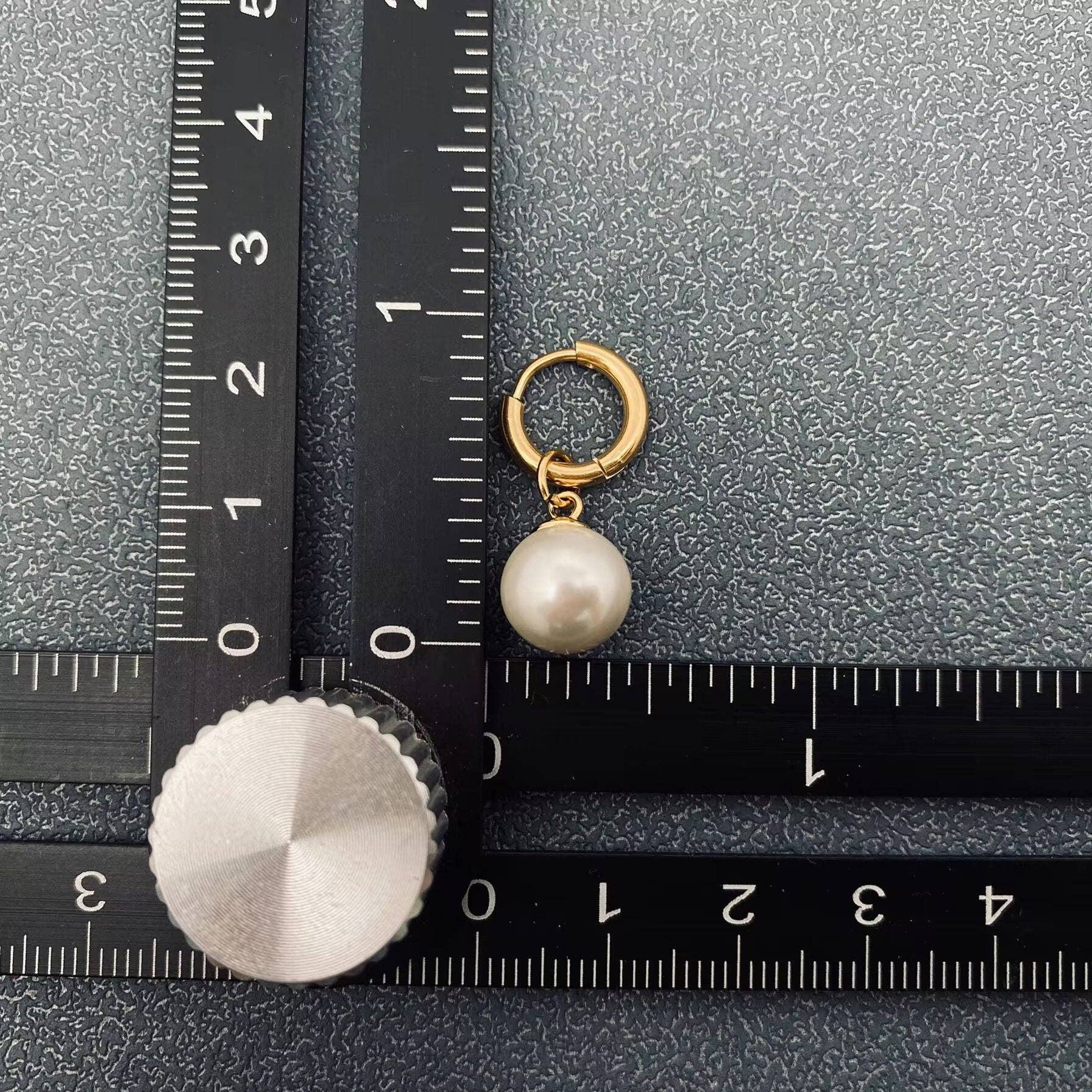 Moonbeam Pearls Earrings