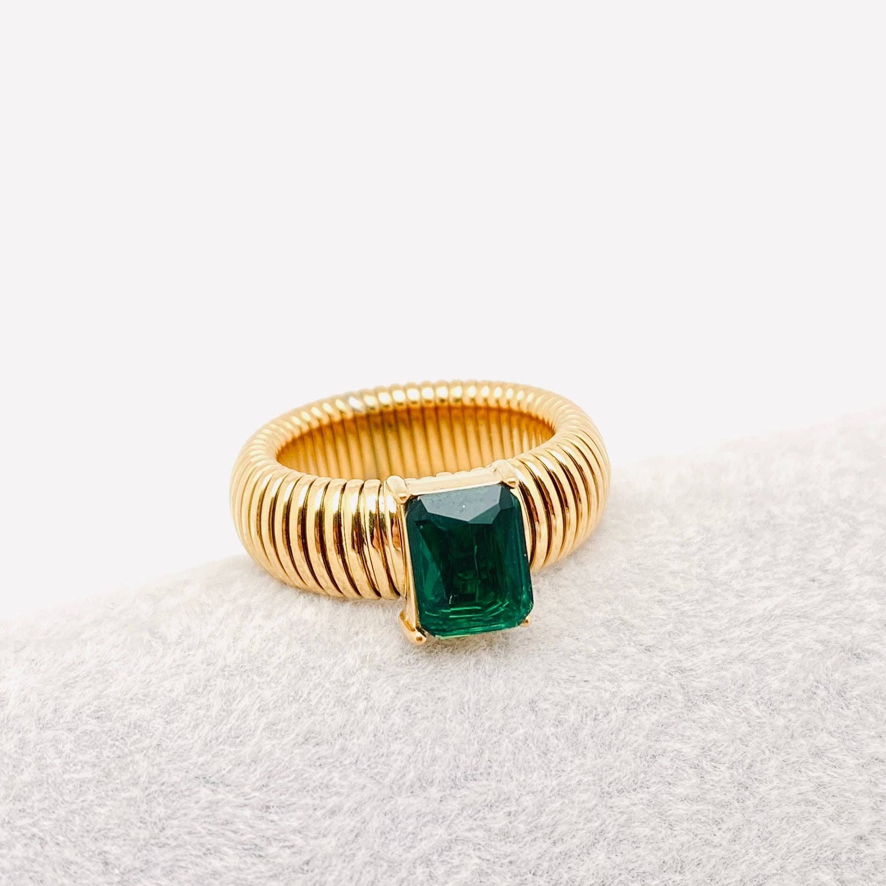 Oasis Emerald Ring